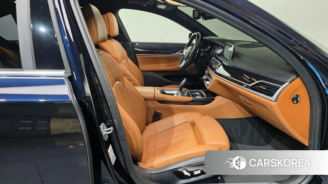 BMW 7 Series (G11) 2018 Черный из Кореи, фото 2