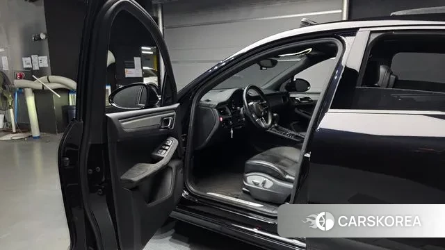 Porsche Macan 2018 Черный из Кореи, фото 2