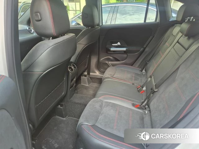 Mercedes-Benz GLA - Class H247 2026 Белый из Кореи, фото 2