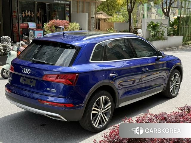Audi Q5L 2019 Синий из Китая, фото 2