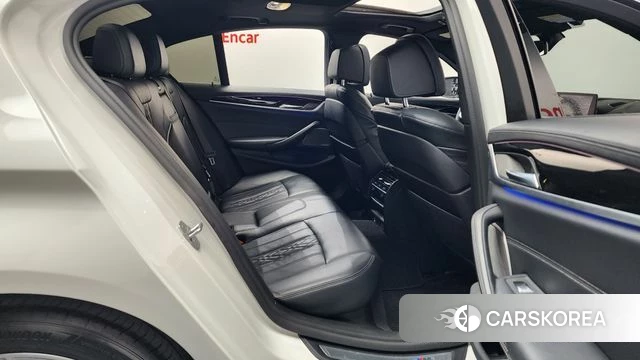 BMW 5 Series (G30) 2020 Белый из Кореи, фото 2