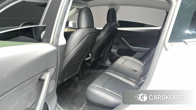 Tesla Model Y 2023 Белый из Кореи, фото 2