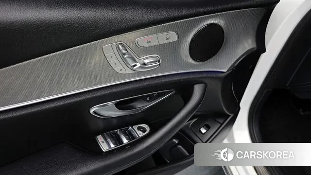 Mercedes-Benz E-Class W213 2019 Белый из Кореи, фото 2