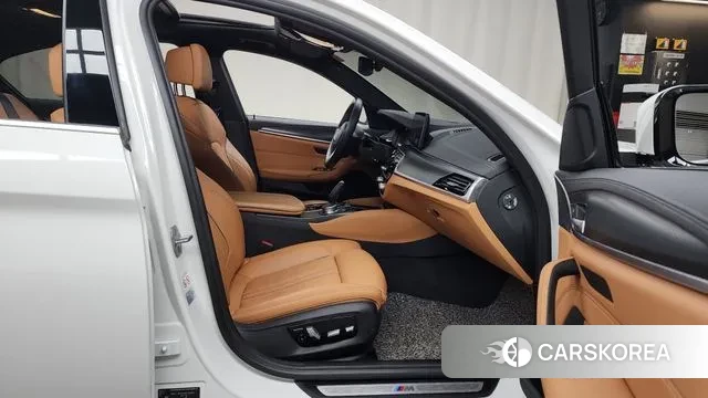 BMW 5 Series (G30) 2021 Белый из Кореи, фото 2