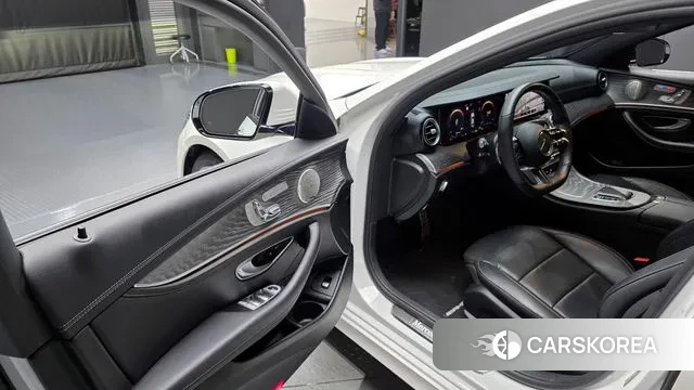 Mercedes-Benz E-Class W213 2022 Белый из Кореи, фото 2