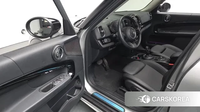 Mini Cooper Countryman 2023 Серебряный из Кореи, фото 2