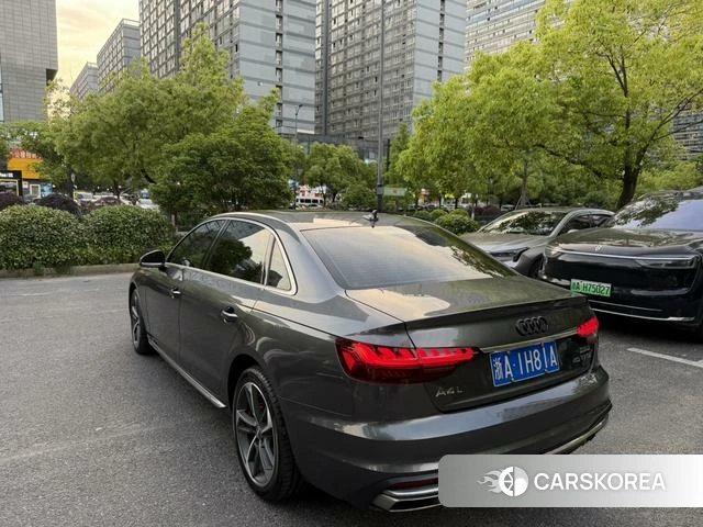 Audi A4L 2021 Темно-серый из Китая, фото 2