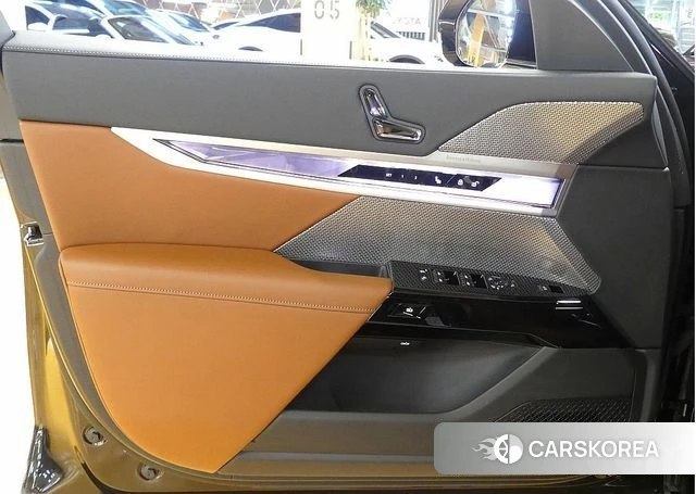 BMW 7 Series (G70) 2025 Черный из Кореи, фото 2