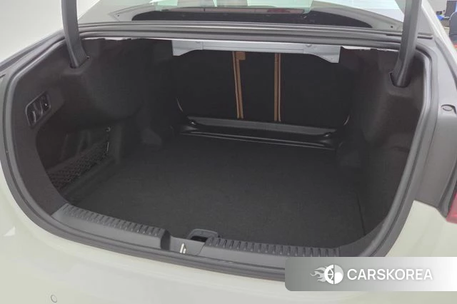 Mercedes-Benz E-Class W214 2026 Белый из Кореи, фото 2
