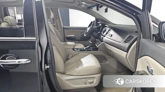 Kia The New Carnival 2018 Черный из Кореи, фото 2