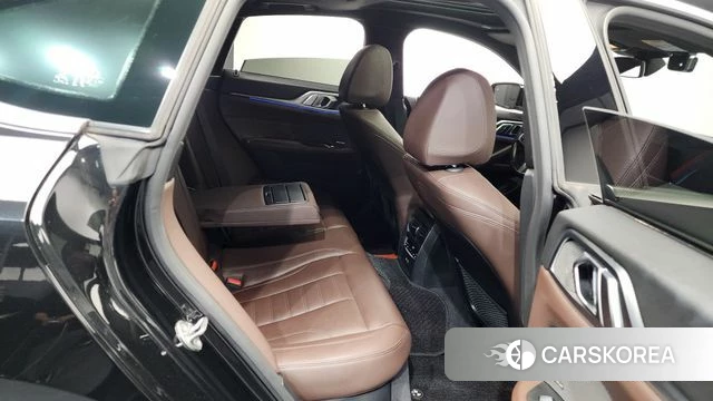 BMW 4 Series (G22) 2022 Черный из Кореи, фото 2