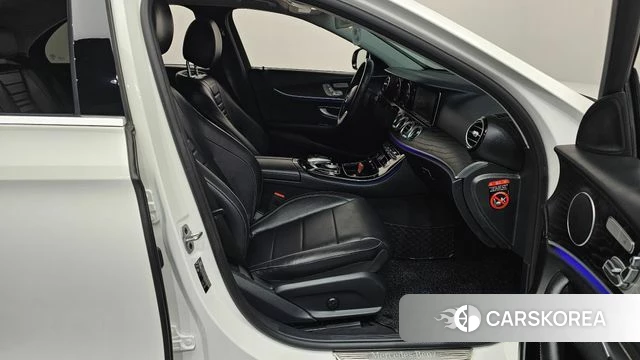 Mercedes-Benz E-Class W213 2020 Белый из Кореи, фото 2