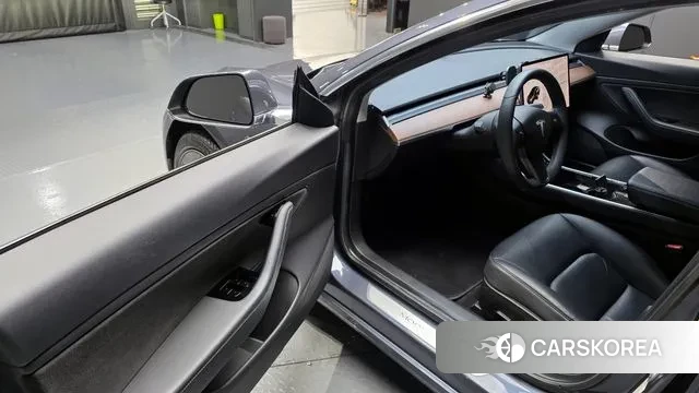 Tesla Model 3 2020 Серый из Кореи, фото 2