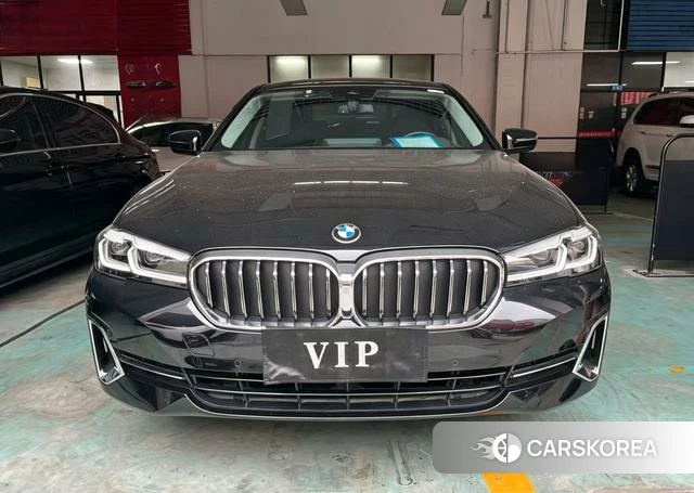 BMW 5 series 2022 Черный из Китая, фото 2