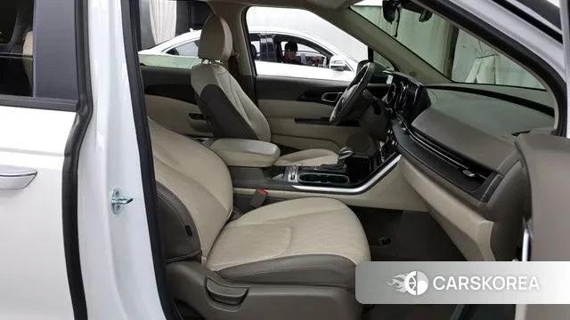 Kia Carnival 4th generation 2023 Белый из Кореи, фото 2