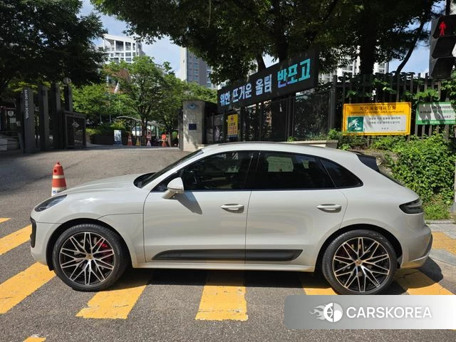 Porsche Macan 2023 Серебристо-серый из Кореи, фото 2