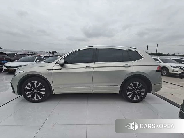 Volkswagen Tiguan L 2022 Шампань из Китая, фото 2