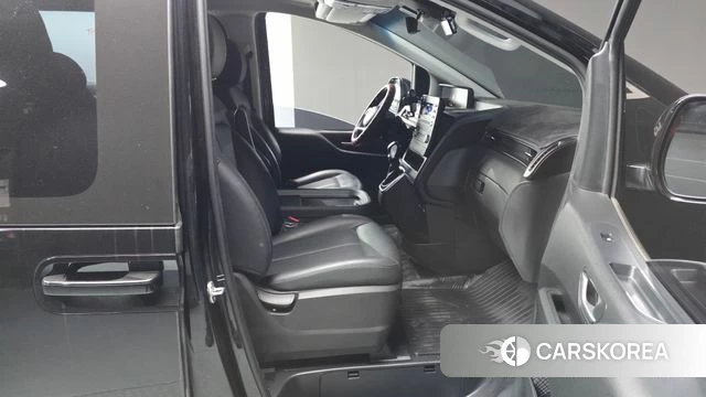 Hyundai Staria 2022 Черный из Кореи, фото 2