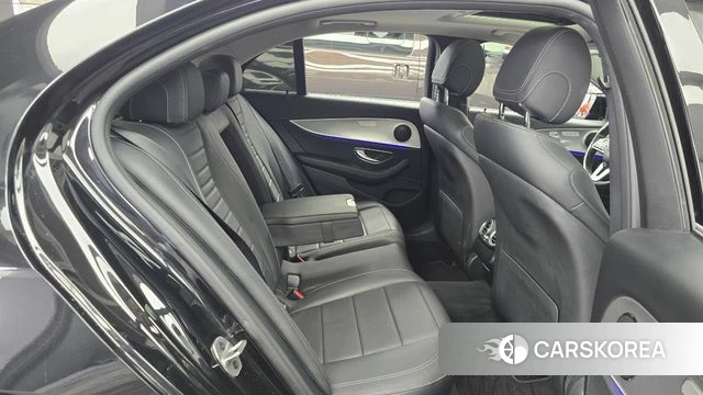 Mercedes-Benz E-Class W213 2019 Черный из Кореи, фото 2