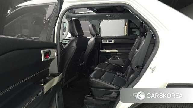 Ford Explorer 6th Generation 2021 Белый из Кореи, фото 2