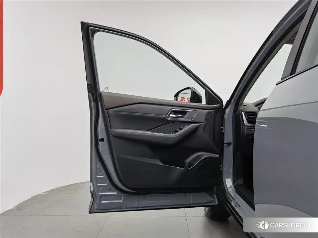 Nissan Qijun 2021 Silver/gray из Китая, фото 2