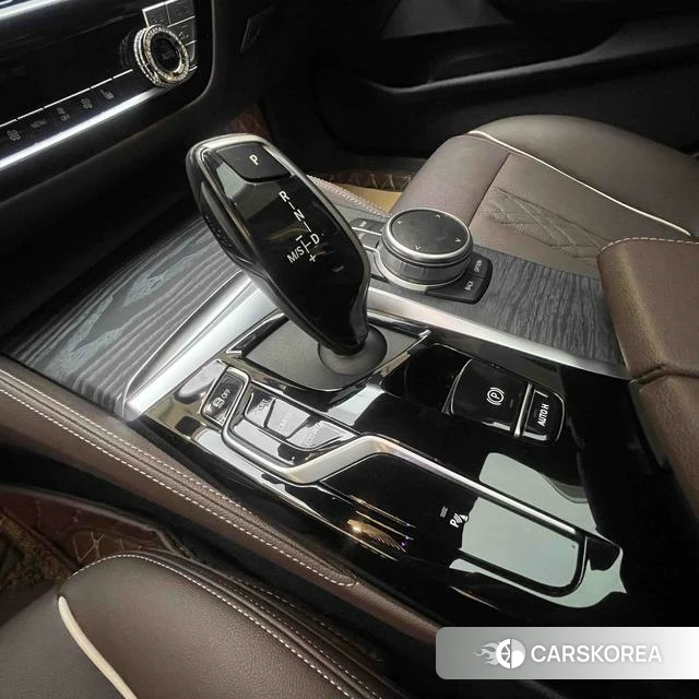 BMW 5 series 2021 Черный из Китая, фото 2