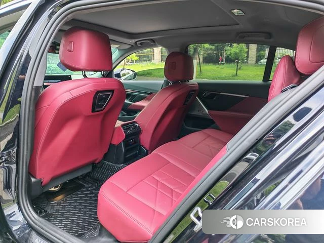 BMW 5 series 2025 Черный из Китая, фото 2