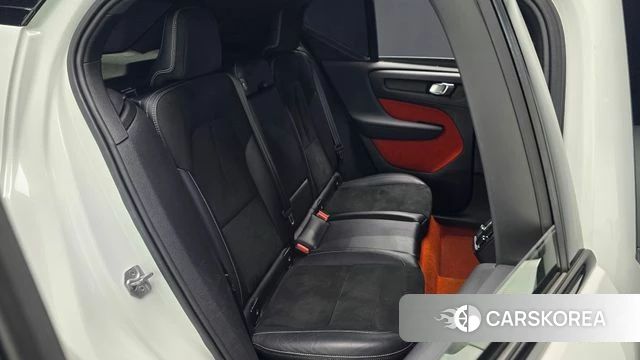 Volvo XC40 2021 Белый из Кореи, фото 2