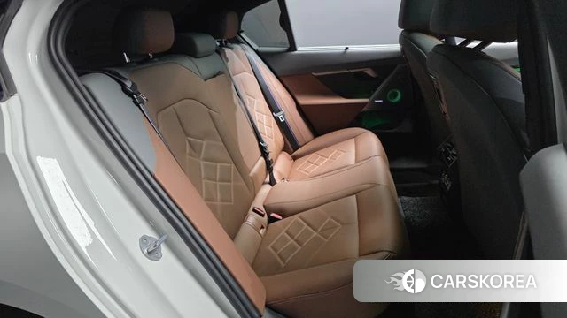 BMW 5 Series (G60) 2024 Белый из Кореи, фото 2