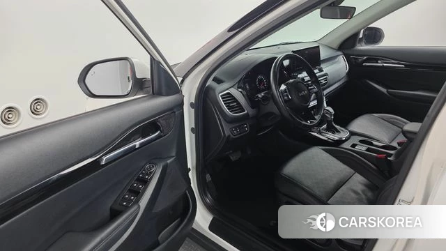 Kia Seltos 2022 Белый из Кореи, фото 2