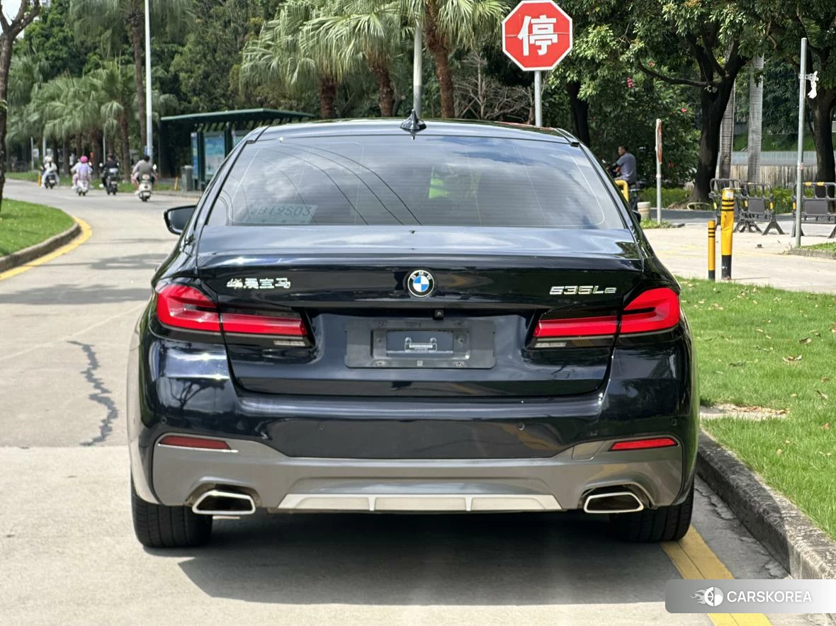 BMW 5 series PHEV 2021 Черный из Китая, фото 2