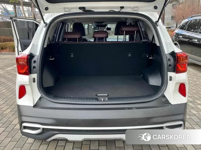 Kia Seltos 2021 Белый из Кореи, фото 2