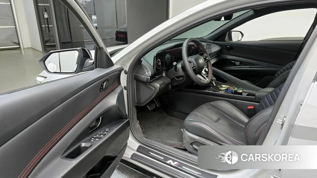 Hyundai The New Avante (CN7) 2025 Серебристо-серый из Кореи, фото 2