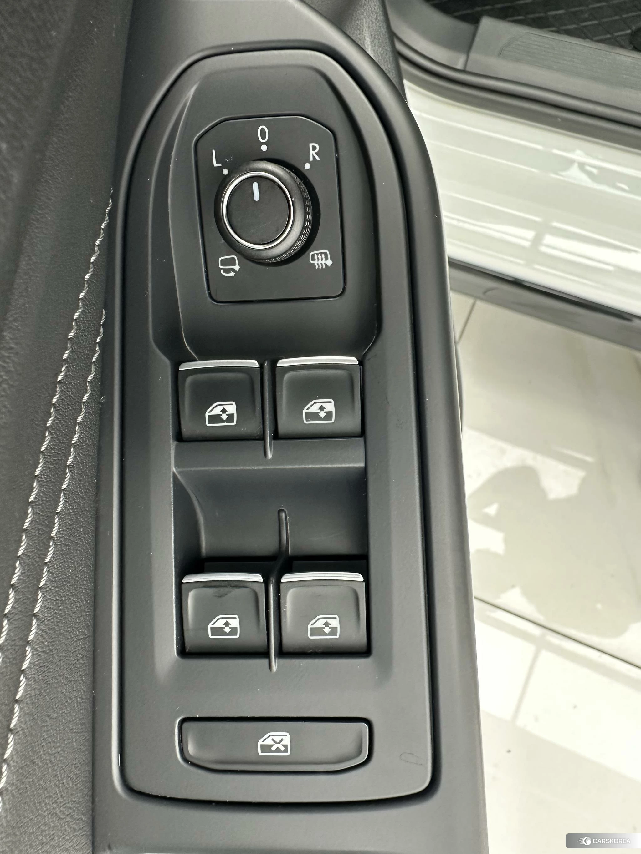 Volkswagen Golf 2022 Белый из Китая, фото 2
