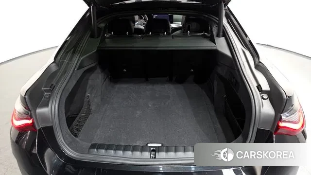 BMW i4 2022 Черный из Кореи, фото 2