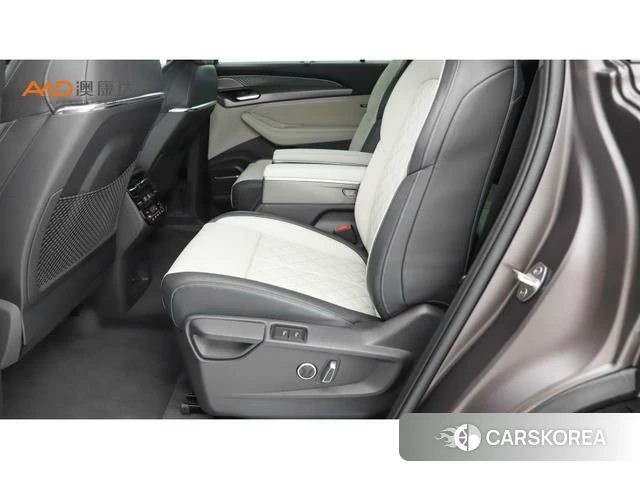 Audi Q6 2024 Черный из Китая, фото 2