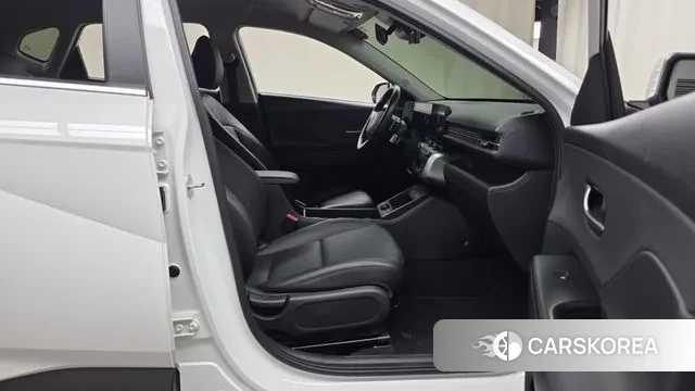 Hyundai Kona (SX2) 2023 Белый из Кореи, фото 2