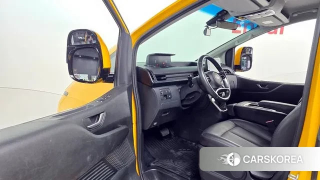 Hyundai Staria 2024 Желтый из Кореи, фото 2