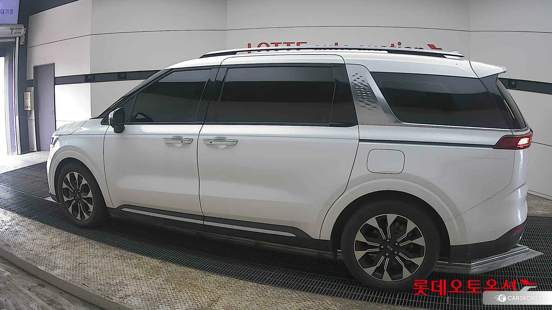 Kia Carnival 2021 Белый из Кореи, фото 2