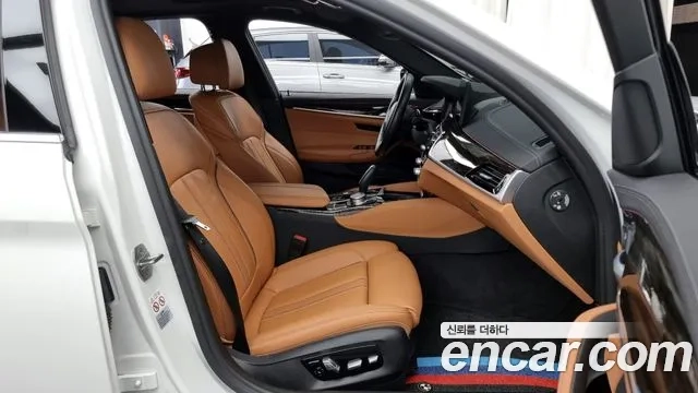 BMW 5 Series (G30) 2022 Белый из Кореи, фото 2