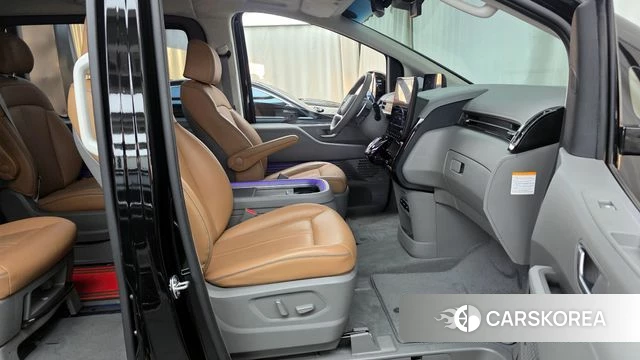 Hyundai Staria 2024 Черный из Кореи, фото 2