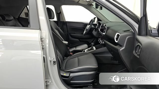 Hyundai Venue 2025 Серебряный из Кореи, фото 2