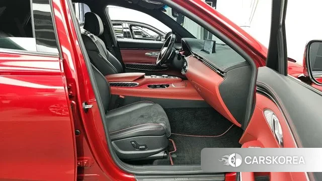 Genesis GV70 2023 Красный из Кореи, фото 2