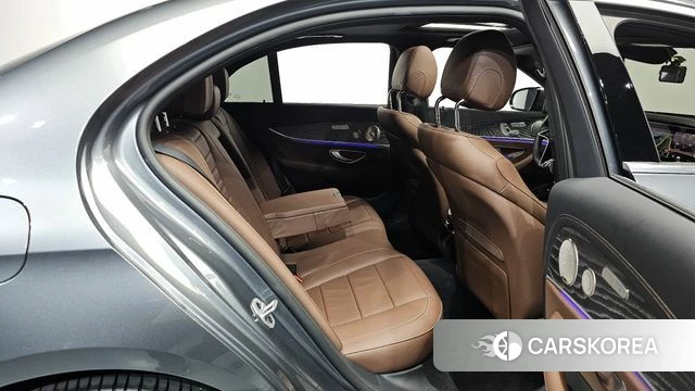 Mercedes-Benz E-Class W213 2022 Серый из Кореи, фото 2