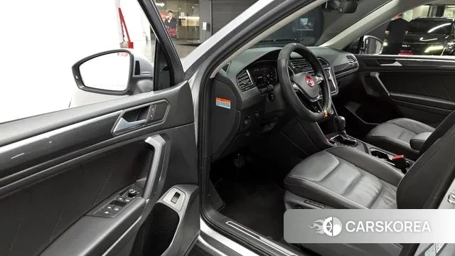Volkswagen Tiguan Allspace 2020 Серый из Кореи, фото 2