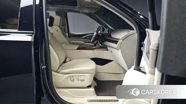 Cadillac Escalade 5th Generation 2022 Черный из Кореи, фото 2