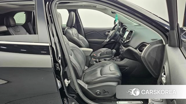 Jeep Cherokee (KL) 2021 Черный из Кореи, фото 2