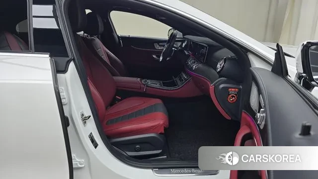 Mercedes-Benz CLS-Class C257 2023 Белый из Кореи, фото 2