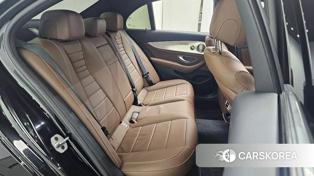Mercedes-Benz E-Class W213 2021 Черный из Кореи, фото 2