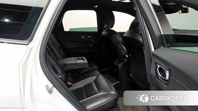 Volvo XC60 second Generation 2020 Белый из Кореи, фото 2